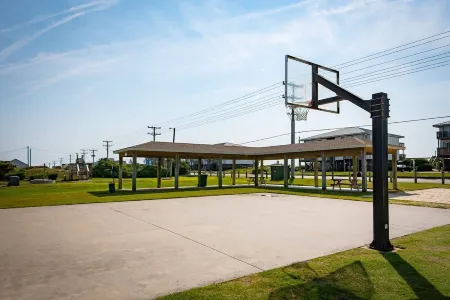 Best Views on the Island! Oceanfront, Sunsets, Boat Dock, Elevator, Pool, Fish!