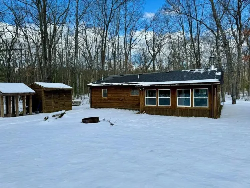 Cozy Cabin- Close to all up North activities! Cabin in Irons.
