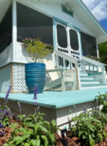 Charming 1935 Florida Cottage overlooking Lake Tulane