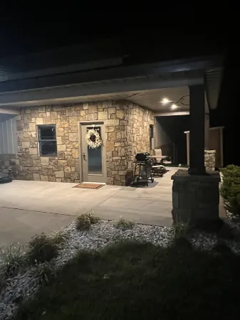 Cozy Hideaway with King Bed, Pond & Firepit