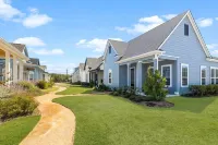 The Hollie House- Storybook Craftsman Cottage in Dripping Springs Hôtels à proximité de : Ian's Chapel at Camp Lucy