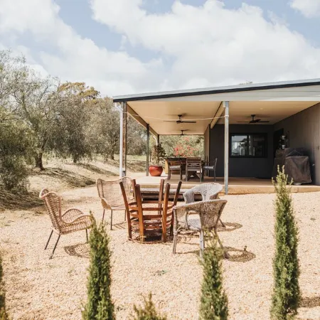 A tranquil 40 acre olive grove, comfort inside, fire pit & hot tub outside Отели в г. Клэр