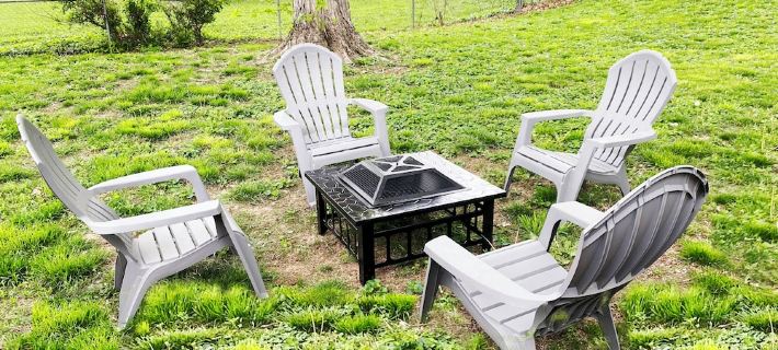 Cozy home in St. Joseph, MO that is centrally located to hospital & university! Hotels in Saint Joseph