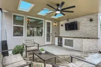 Luxury 3bd/2ba Roseville Home Hot Tub & Game Room