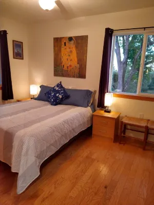 Bixel Bungalow- Cottage in Gold Rush Columbia