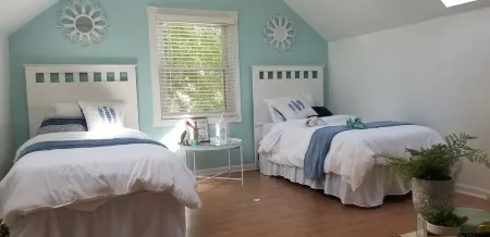 Toledo, lakeside home 3 bdrm sleep 7 on Lake Erie with 4 decksto choose from. Отели в г. Lucas County