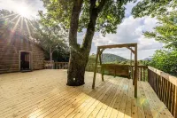 Lodge & Cabin  PET/ FEED/ BRUSH HORSES!  Hot Tub  Roku Great Views Privacy Rosschryslerjeepdodge Boone Nc.附近的飯店