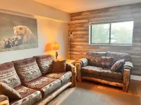 Perfect location-walk to attractions-Heated pool-walk to restaurants