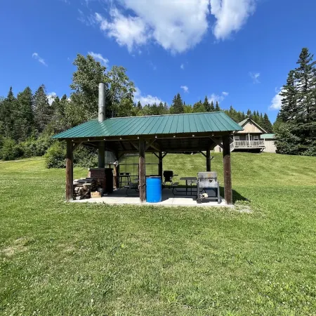 Northern Maine Large Cabin 4 • Wifi • Kitchen • AC