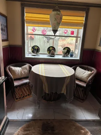 Desert Jewel in Red Rock country Отели рядом с достопримечательностью «Катедрал Рок»