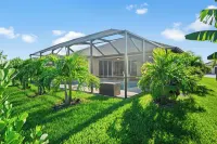 NEW! Stunning Home: Outdoor Heated Pool, Screened Lanai, close to the beach! Cape Coral Sport Complex附近的飯店