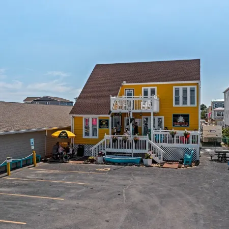 OCEANVIEW, 3 MIN WALK TO BEACH, KID-FRIENDLY, LINENS INCLUDED, FULLY STOCKED