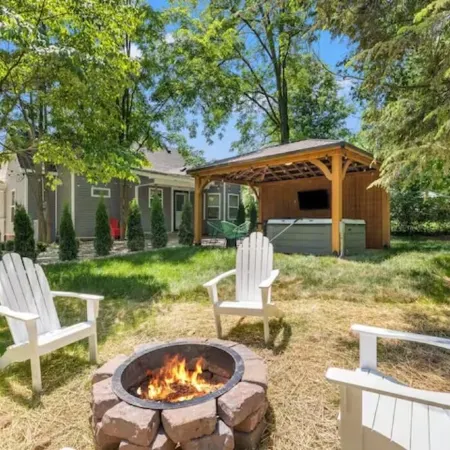 Hot Tub & Fireplace/12min to Horse Park/30 Min to Ark