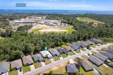 Modern Home 4MIL to Beach • Fenced Yard•Full Kitchen & Grill• Easy 14-Day Cancel