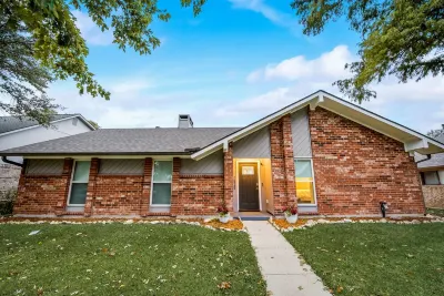 Two Game Rooms with Hot Tub Hotels near LLELA Nature Preserve