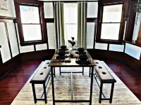 Victorian Vibes - Downtown Delight