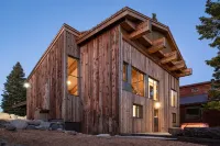 Luxury View Home - Hot Tub-Fire Pit-perfect for 2 Couples or 1 family