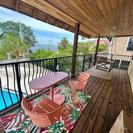 Newly Renovated Water Front in Historic Cocoa Village with Pool! Отели в г. Рокледж