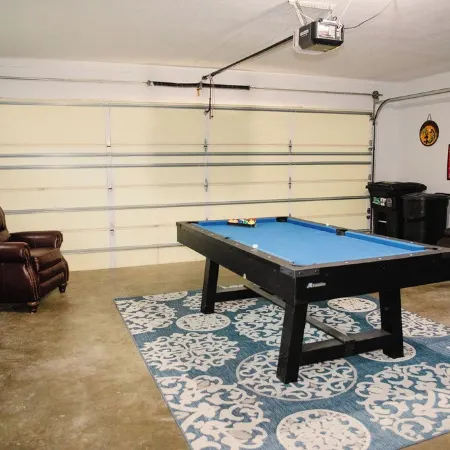 Cottage with hot tub! Отели в г. Террелл
