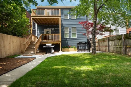 Remodeled Tower Grove Park gem Отели рядом с достопримечательностью «Юго-Запад Сити Дог Парк»