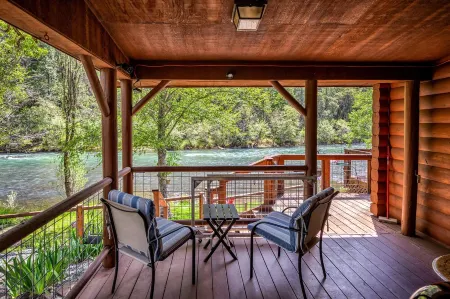 'RIVER HAVEN' is a serene riverside cabin on the Rogue River