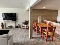 Pelican Lake Beautiful 5 bedroom - Chalets
