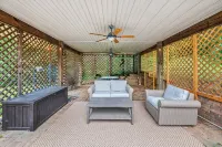 5 Acre Estate: Pool/Hot Tub/Basketball/Fire Pit