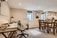 Relaxing Downtown Castle Rock guest suite.