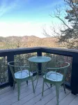 Ridgeline Retreat: Cozy Home with Amazing Mountain Views! Pet Friendly