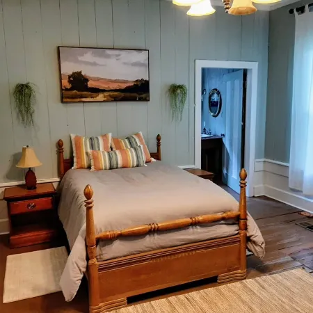Historic 1851 Farmhouse Retreat