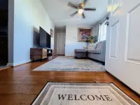 Cozy 2-bedroom apartment with WiFi, AC, walk to UK Campus/Hospital, near St. Joe