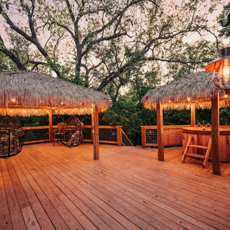 Love Bird Yurt/Cold A/C!! Hot Tub/Medina River/Couples Yurt/Close to Town!