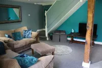 Cottage with Beautiful Views - Dog Friendly (Cosy and Tranquil)