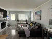 Pet-Friendly Charming  & Cozy 3-bedroom house AC & WiFi in pleasant Youngstown