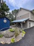 Cozy Apt 1/2 Mile to Jay Peak Resort