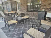 Great location and close to the beach and downtown!