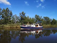 Dream accommodation with its own jetty and garden!