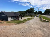 Stunning Brand New 4BR Lakeview Home with 8 person HotTub