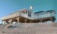 Just Steps to the Ocean, Beachfront, House On the Beach, Minutes from Galveston