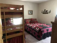 Cozy 3Bed 2Bath Cabin - Lodge / Snowmobile / UTV Rental Nearby