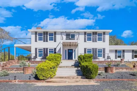 Relaxation+Pool & Hot Tub+Views