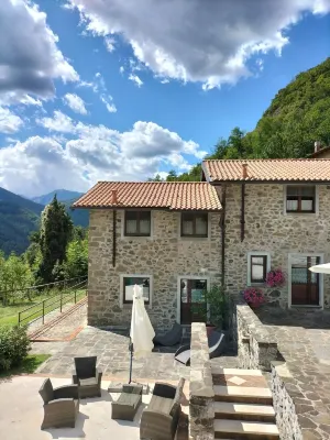 LUXURY VILLA , PRIVATE POOL,BBQ,WOODOVEN, Helicopter Tours and Adventure Parks