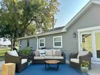 Cozy Lakeside Cottage for Families and Fun Seekers. Game room - Large Soaker Tub
