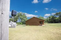 Spacious 3-bedroom home Thackerville Hotels in Love County