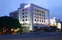 Hotel Utsav Deluxe Hoteles cerca de Pune Institute of Computer Technology