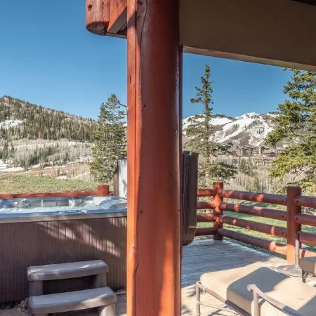 DEER VALLEY - WALK to SILVER LAKE Lifts & Dining - PRIVATE HOT TUB W/VIEWS