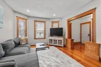 Tufts 2 Bed + Office - Free Parking