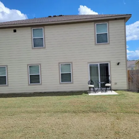 Spacious 5-bedroom house with AC, WiFi minutes from Texas A&M University