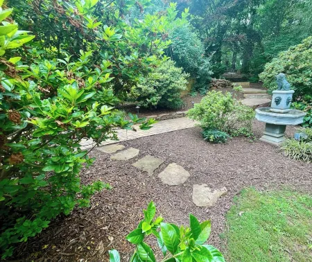 2 BR Hidden Gem with Lake Access, Pool & Hot Tub 15 Min from Lanier Islands