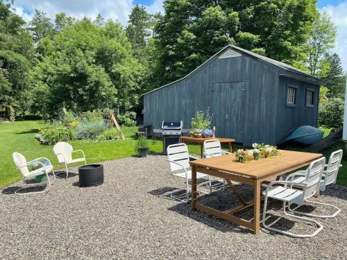 A Country Getaway in Upstate NY, Surrounded by Art and Nature.